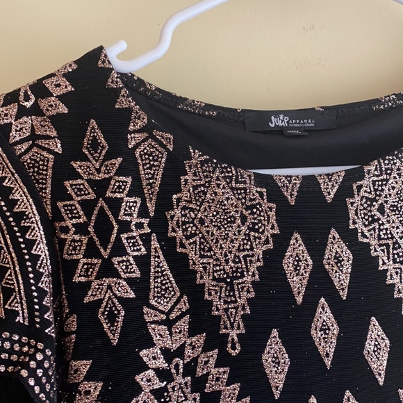 Black and Gold Dress - Picture 2 of 4